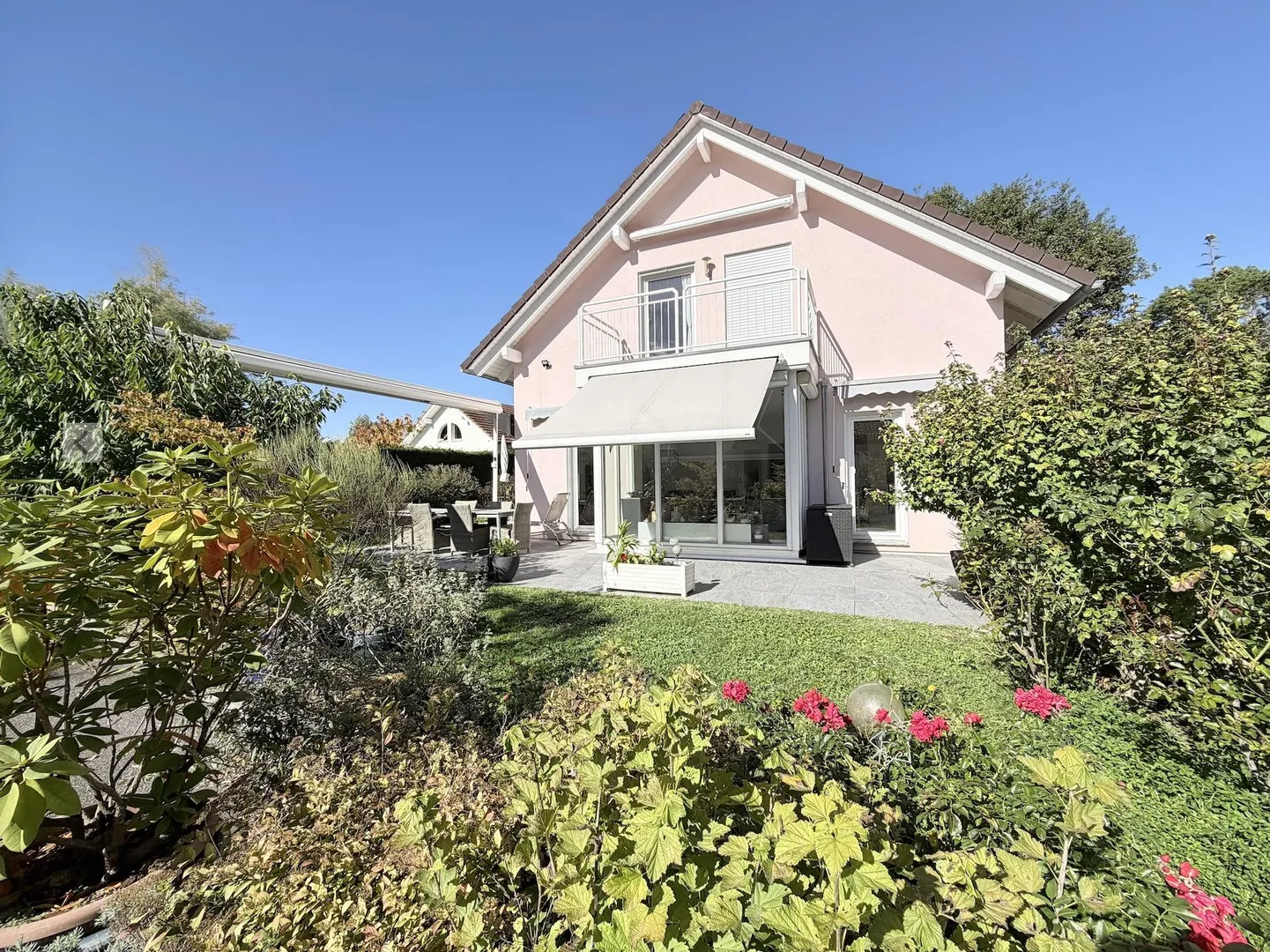 Very charming house located in Lancy. - Property photo 8