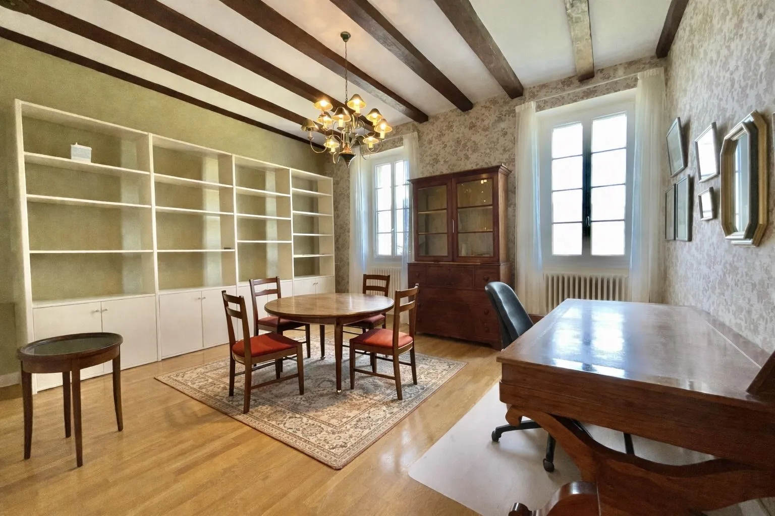 A stunning single-family home with 330 square meters of useful space located in Chignin. - Property photo 8