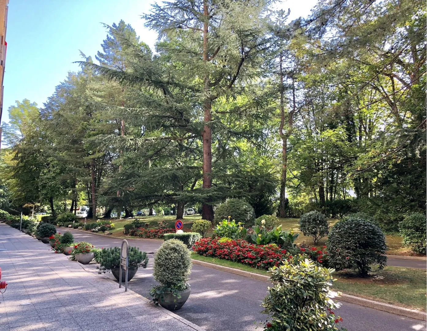 Superb renovated flat with lake views in Cologny. - Property photo 2