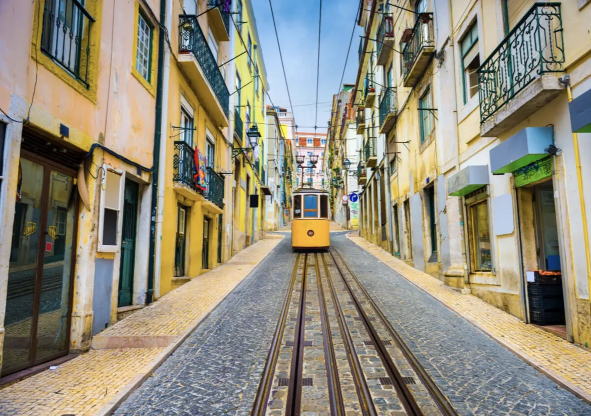 Opportunité d'investissement au Portugal - IMMEUBLES D'APPARTEMENTS - Property photo 2