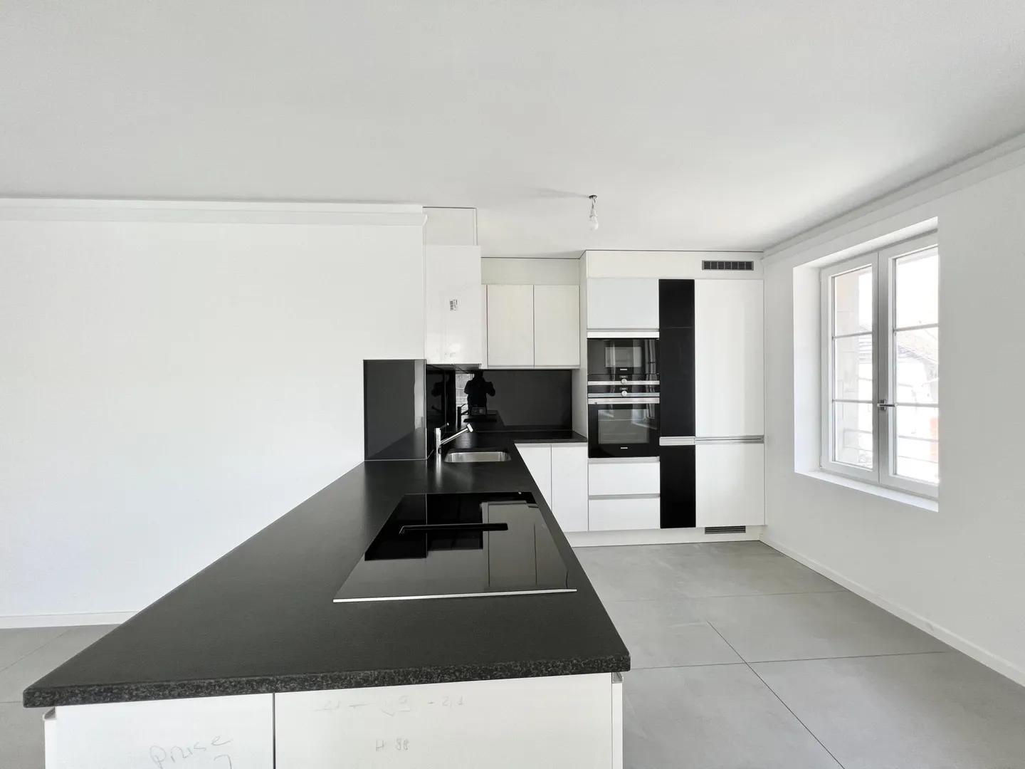 Sublime 5.5 room apartment for sale in Mex - Property photo 4
