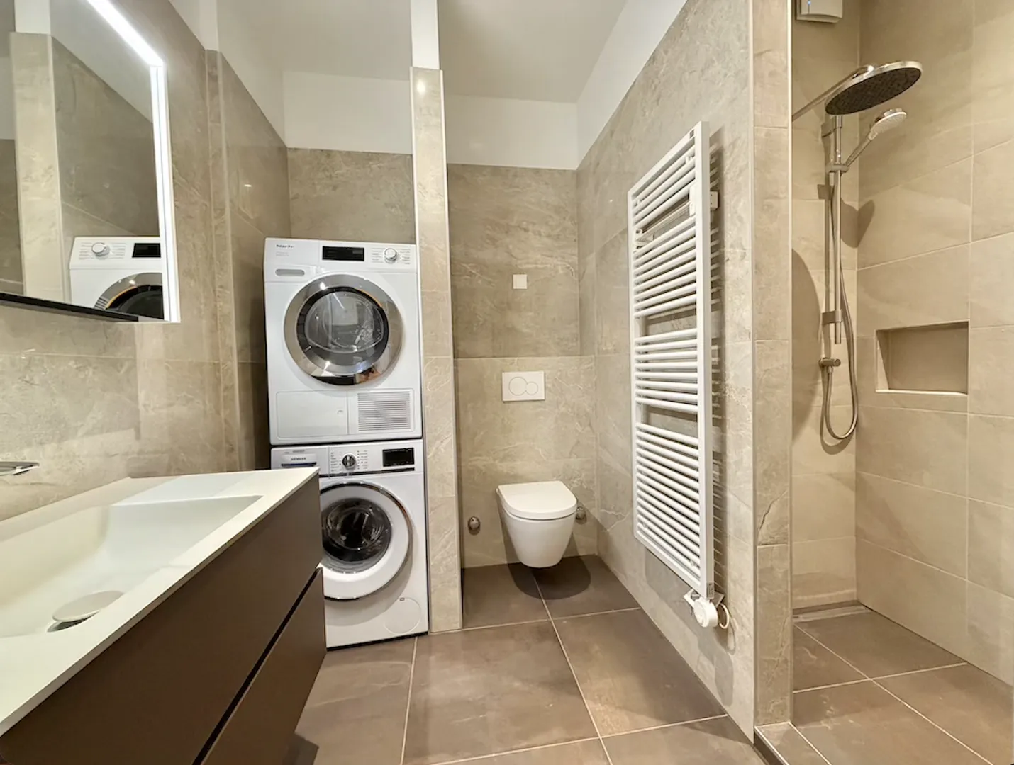 Bel appartement avec 2 chambres à coucher à louer à proximité du centre ville. - Property photo 7