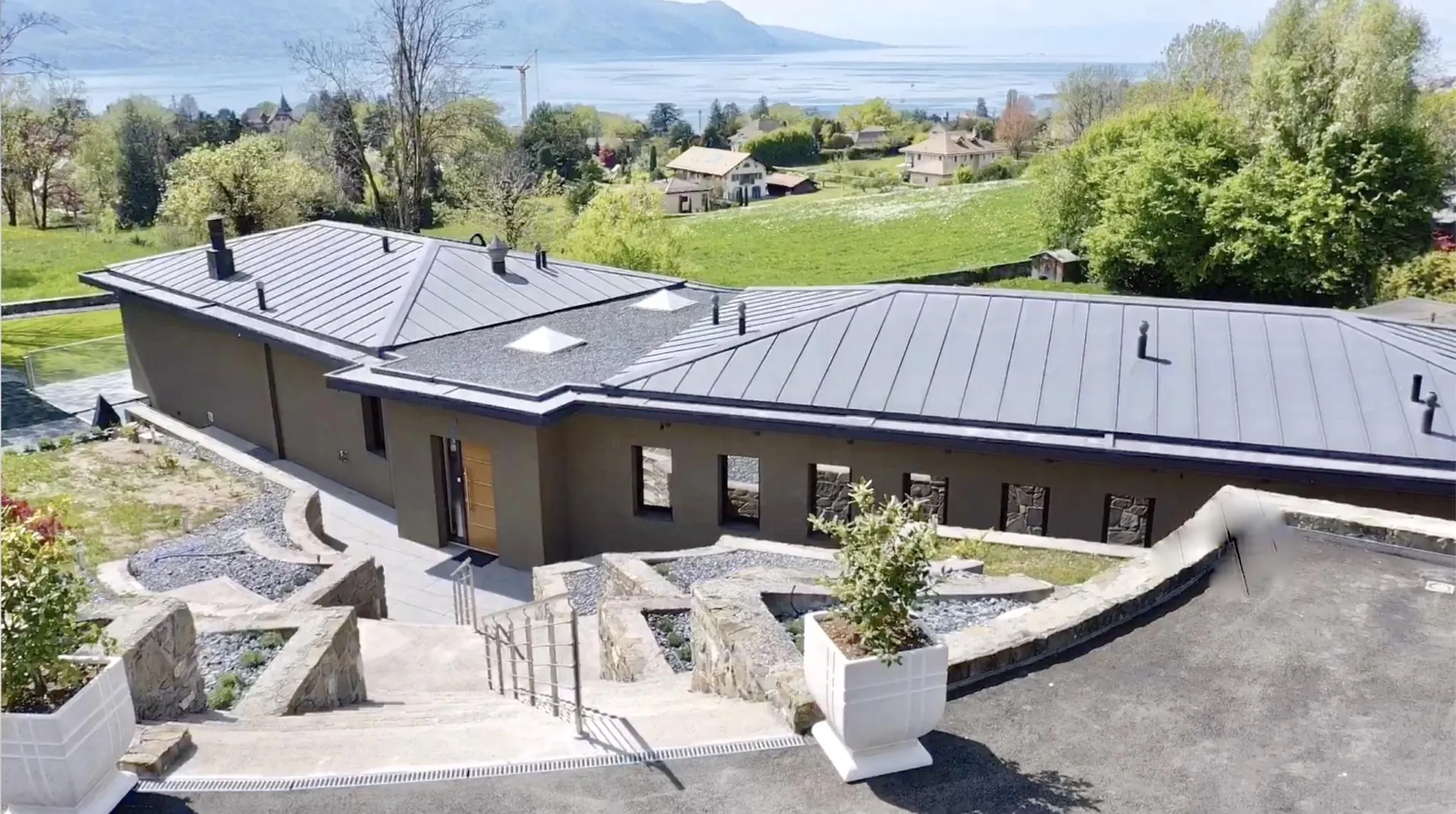 Magnifique maison contemporaine à Chailly-Montreux avec vue sur le lac. - Property photo 3