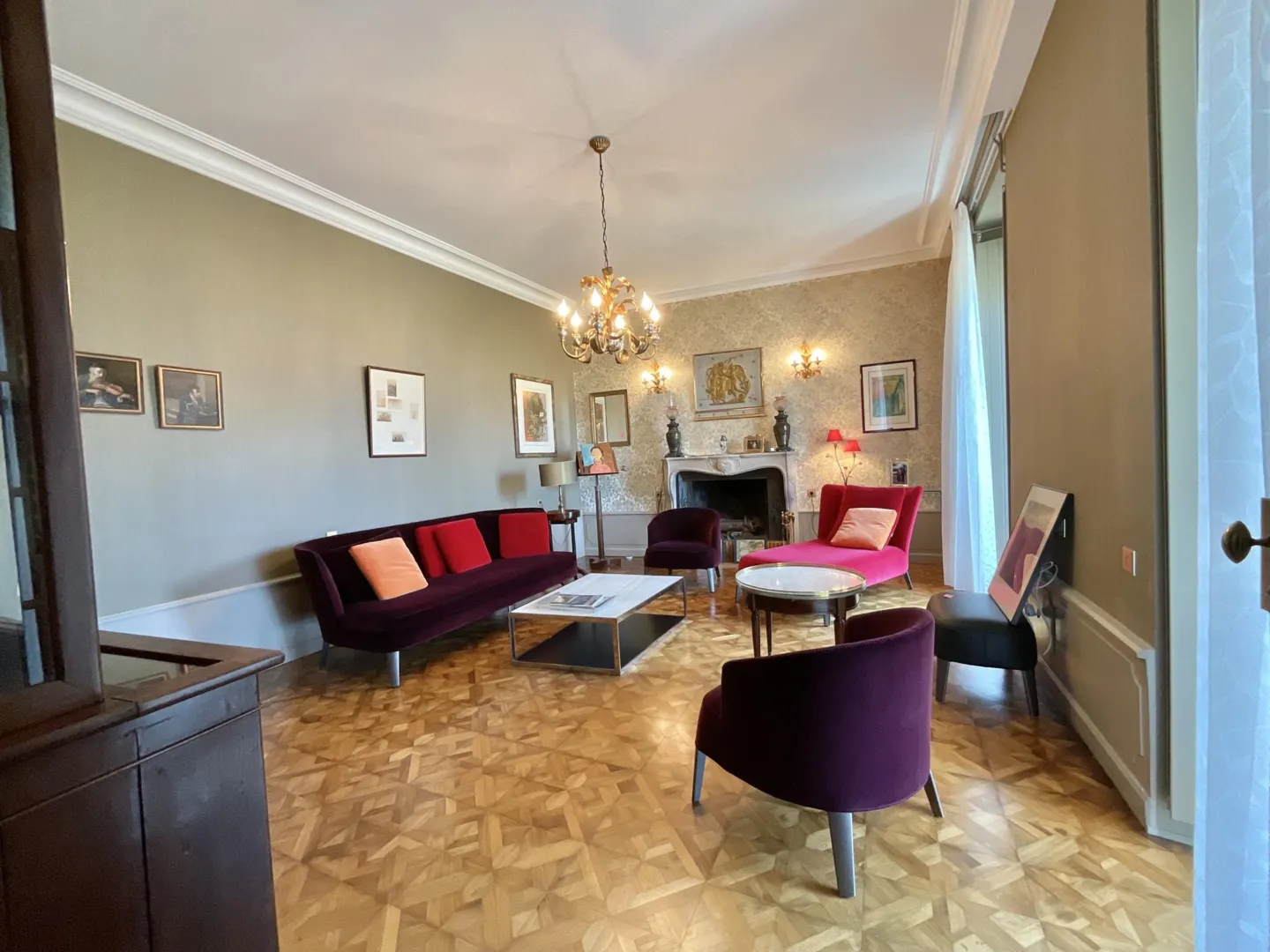 A stunning single-family home with 330 square meters of useful space located in Chignin. - Property photo 4