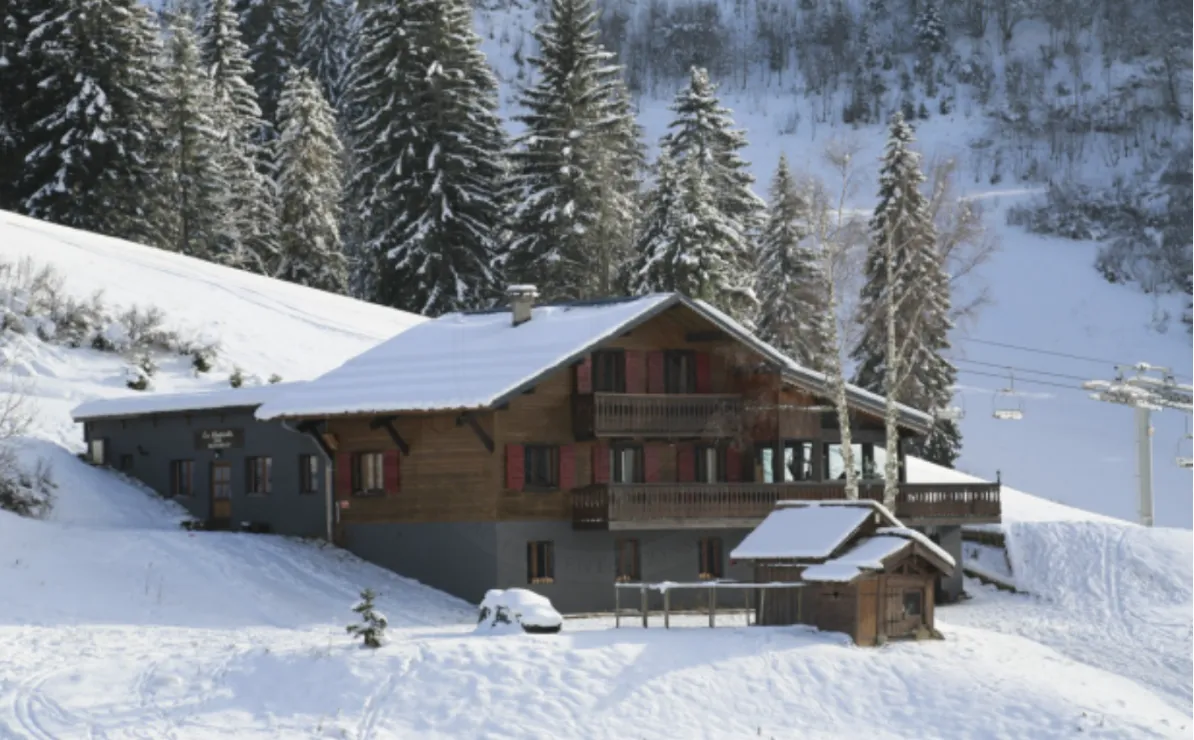 Luxueux chalet de montagne situé dans une piste de ski - Property photo 2