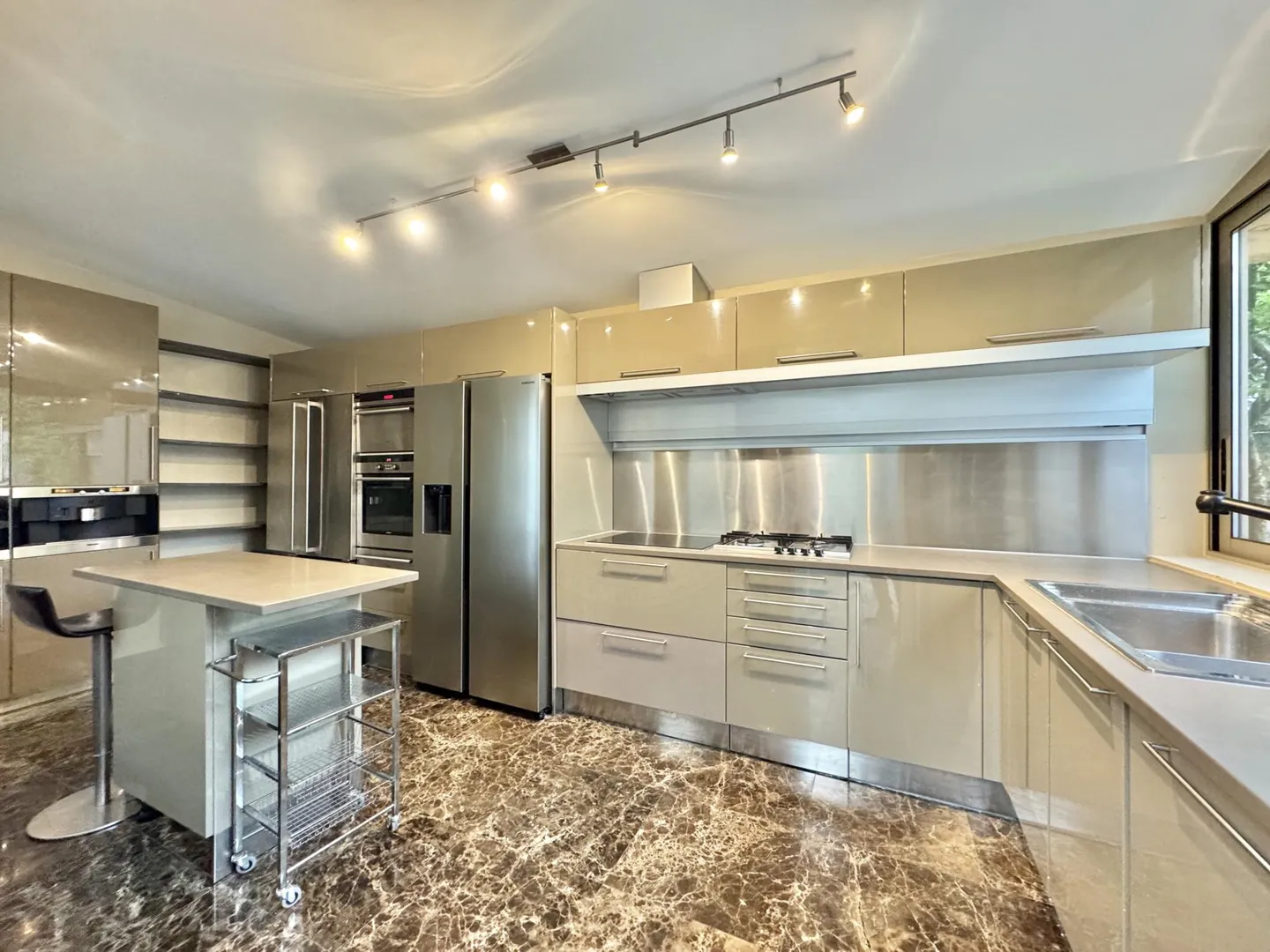 Beautiful house with 380 m² of floor space, furnished, for rent in Collonge-Bellerive. - Property photo 6