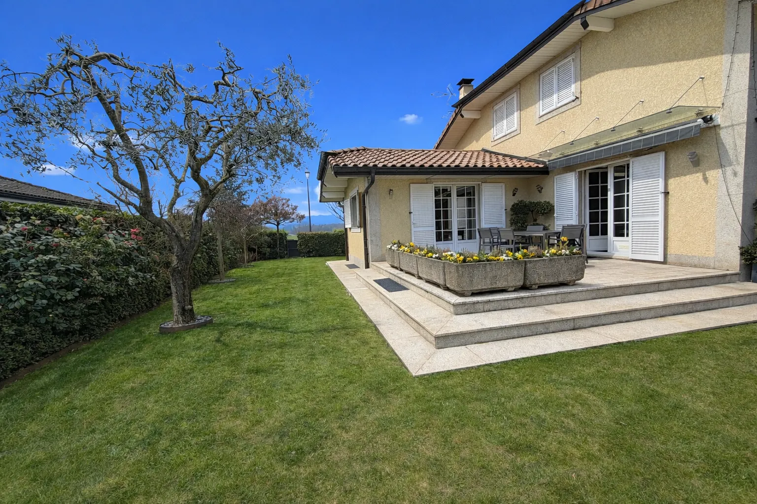 The Perfect Blend of Elegance and Practicality in Douvaine - Property photo 13