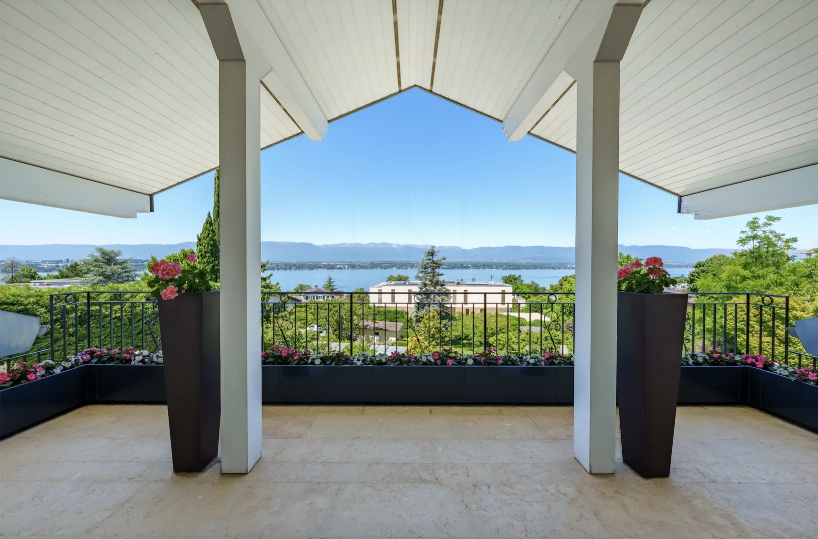 EXCLUSIVITY! Sublime individual house located in Cologny with lake view - Property photo 4