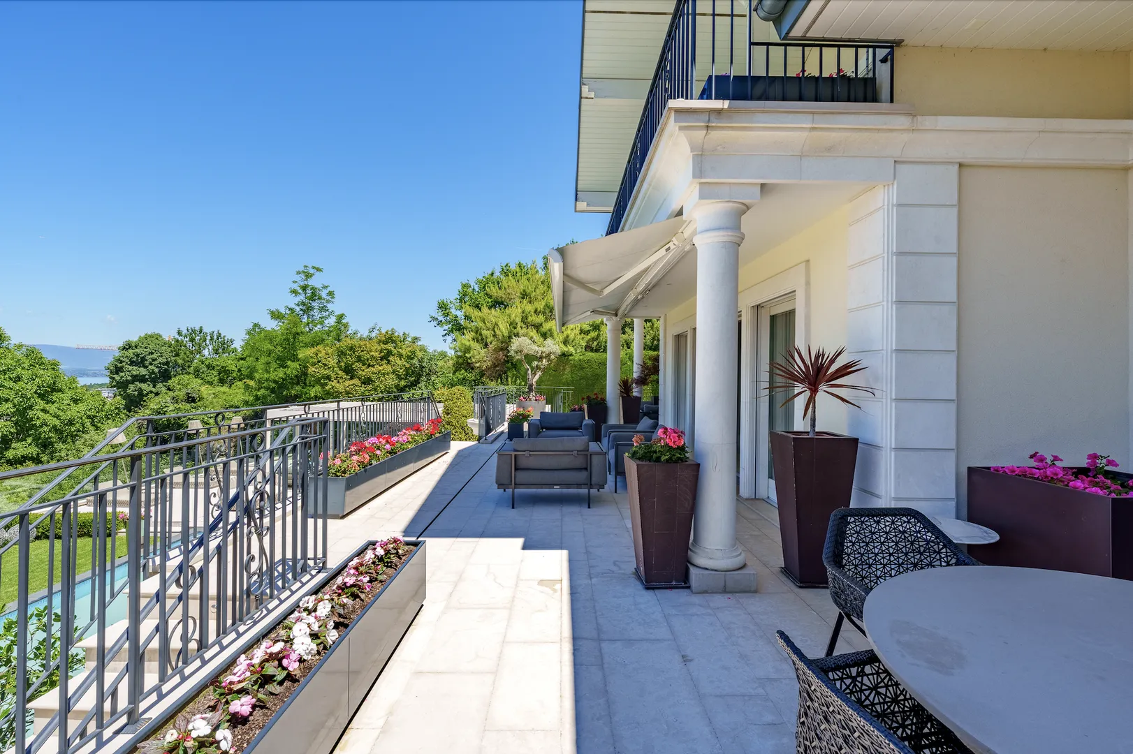 EXCLUSIVITY! Sublime individual house located in Cologny with lake view - Property photo 3