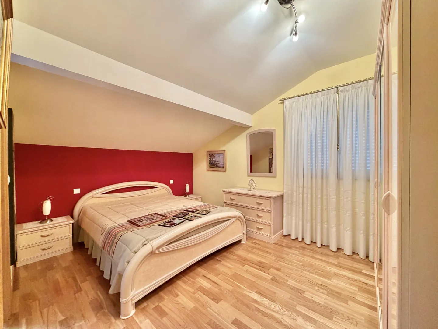 The Perfect Blend of Elegance and Practicality in Douvaine - Property photo 6