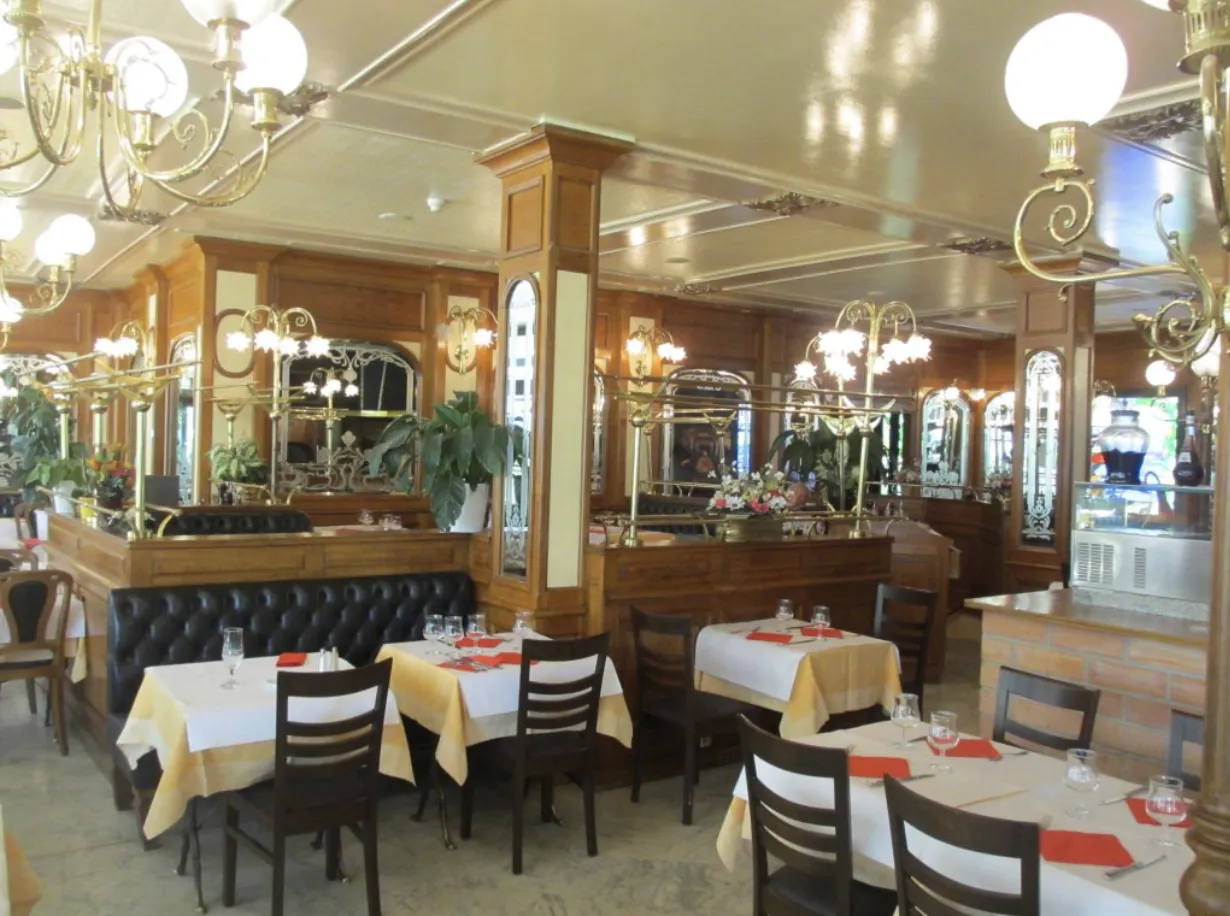 Magnifiques locaux commerciaux - Property photo 2