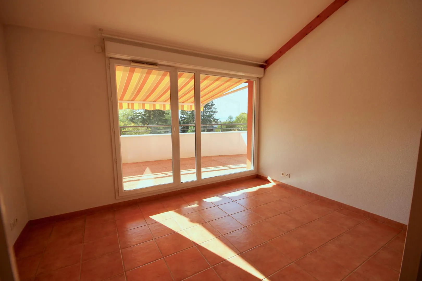 Beautiful apartment of 125sqm in Messery with lake view - Property photo 4