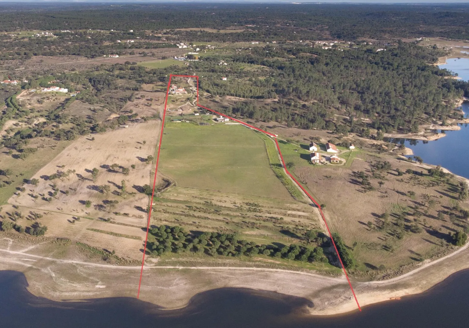 Fantastique ferme à Montargil, embrassant les eaux calmes du barrage - Property photo 2