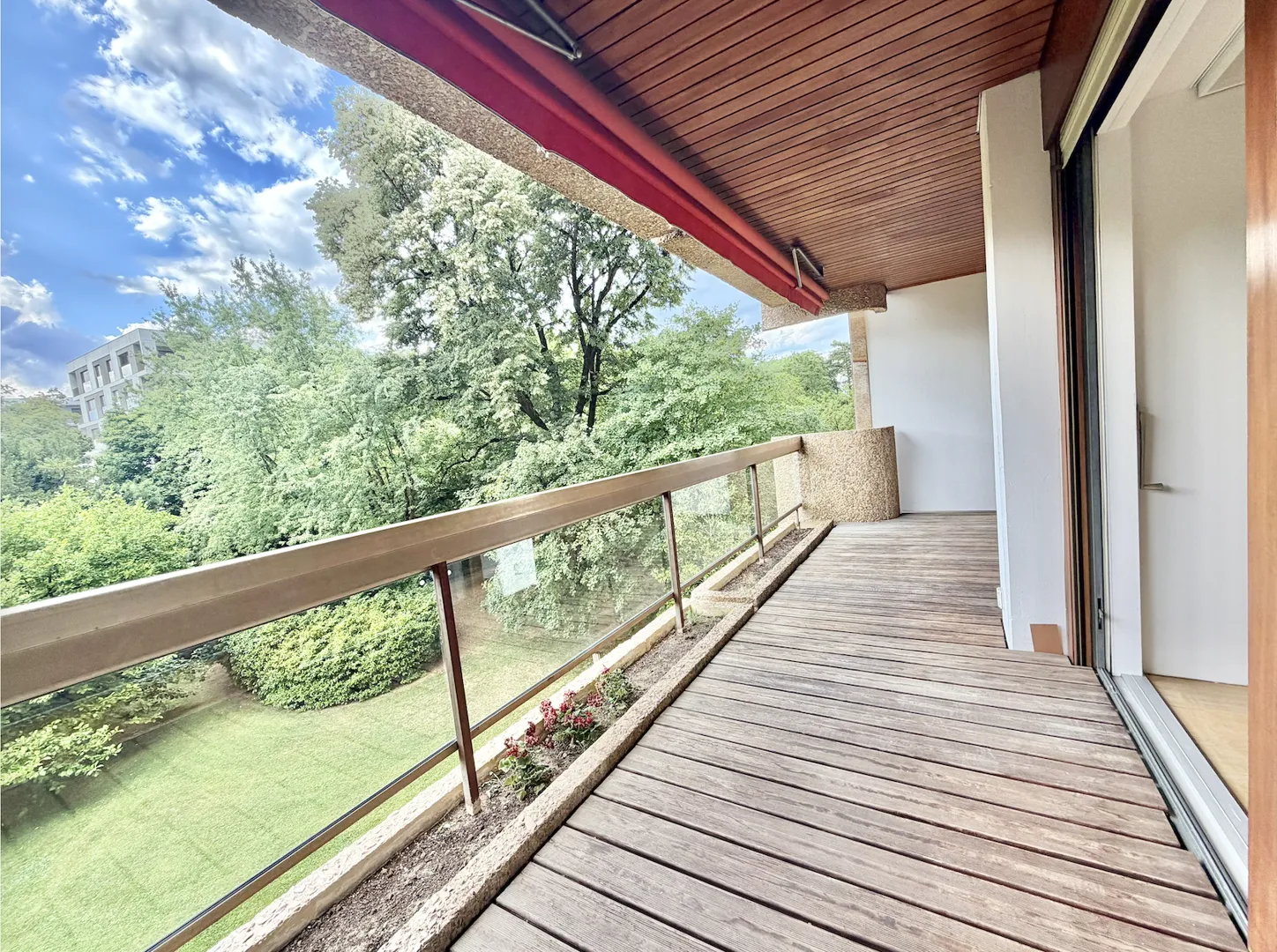 A beautiful 105 habitable area apartment located in Cologny. - Property photo 4