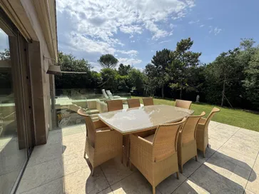 Magnificent house for sale in Cologny.