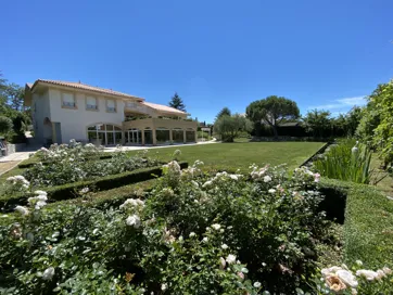 The exceptional in all discretion with a beautiful view of the lake.